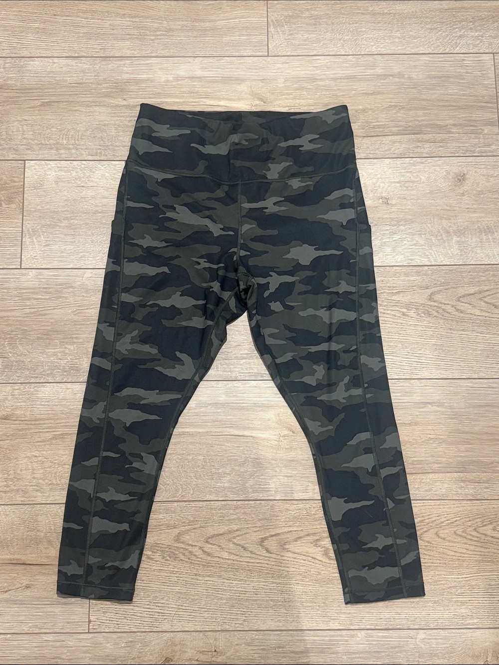 Athleta | ultimate 7/8 Camo High-Rise Leggings
